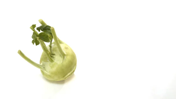 Două Kohlrabi Tuns Izoaltat Fundal Alb — Fotografie, imagine de stoc