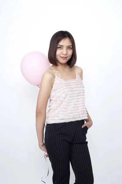 Jovens Asiáticos Mulher Com Balão Rosa Sobre Fundo Branco Conceito — Fotografia de Stock