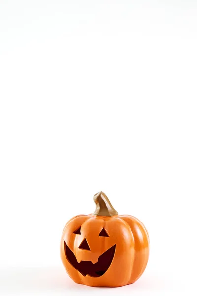 Halloween Cartone Animato Zucca Una Faccia Felice Uno Sfondo Bianco — Foto Stock