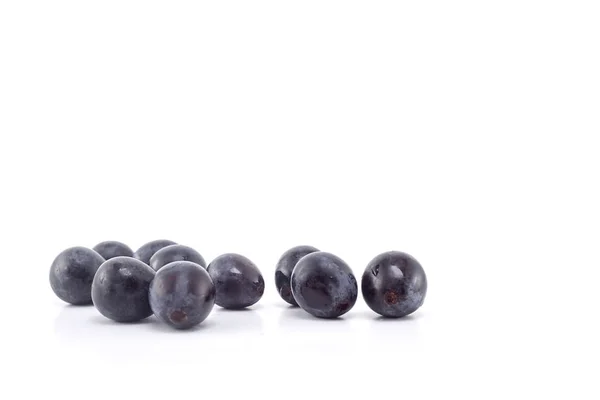 Frische Violette Schwarze Trauben Auf Weißem Hintergrund — Stockfoto