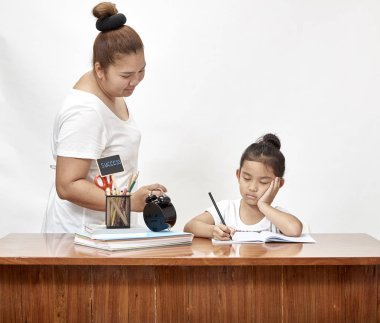 Mon ve kız çocuk, ödev Tay ev. Alan tasarımı için