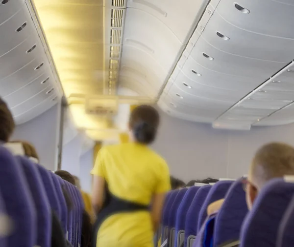Размытый Абстрактный Стюардесса Обслуживает Пассажиров Самолете Понятие Заботы Народа — стоковое фото