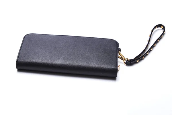 白い背景の年末販売概念上分離された黒人女性のファッショナブルな財布と革バッグ — ストック写真