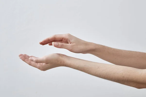 Άδειο Γυναικείο Χέρι Κρατά Απομονωθεί Λευκό Φόντο — Φωτογραφία Αρχείου