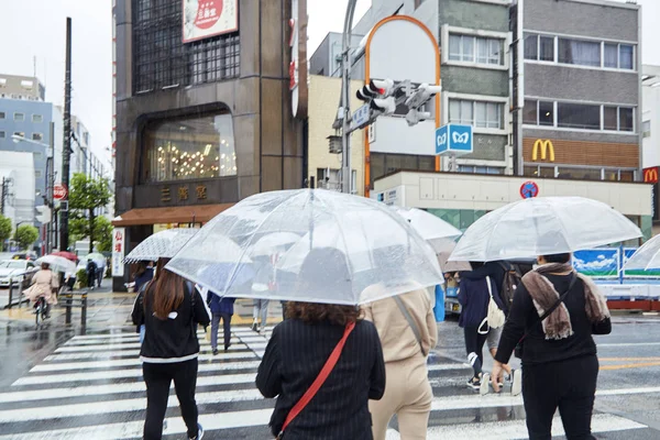 Tokyo Giappone Settembre 2018 Persone Che Tengono Mano Ombrello Attraversare — Foto Stock