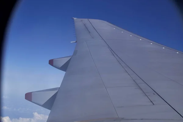 Mirando Través Del Avión Ventana Vista Ángulo Alto Desde Avión —  Fotos de Stock