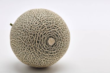 Beyaz arka plan, tasarım için alan üzerinde tek taze kavun karpuz