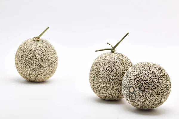 Drie Verse Cantaloupe Meloenen Witte Achtergrond Ruimte Voor Design — Stockfoto
