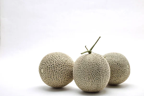 Tres Melones Melones Frescos Sobre Fondo Blanco Espacio Para Diseño Imagen de stock