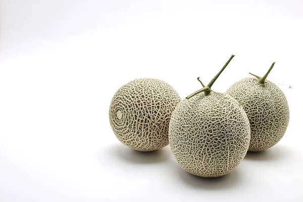 Tres Melones Melones Frescos Sobre Fondo Blanco Espacio Para Diseño Fotos de stock