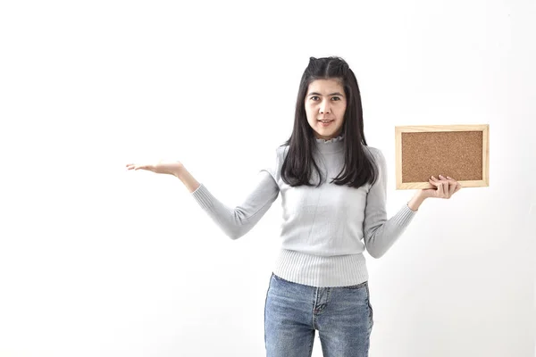 Closeup Aziatische Vrouw Met Kurk Boord Hand Met Een Idee — Stockfoto