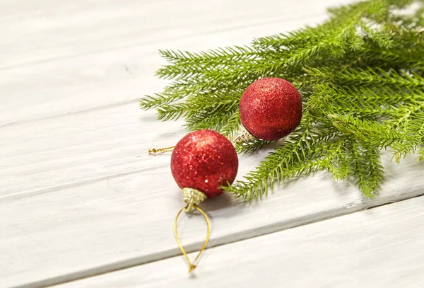 Ornements Noël Rouges Sur Fond Table Bois Blanc Joyeux Noël — Photo