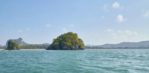 Schöne Tropische Insel Und Meer Mit Strandlandschaft Sommerurlaub Als Hintergrund — Stockfoto