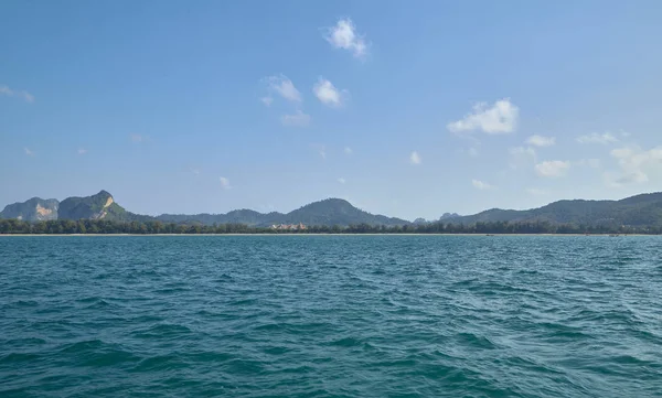 Schöne Tropische Insel Und Meer Mit Strandlandschaft Sommerurlaub Als Hintergrund — Stockfoto