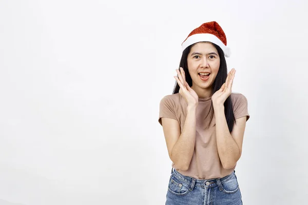 Asiatiska Womon Vacker Christmas Flicka Santa Hatt Vit Bakgrund — Stockfoto