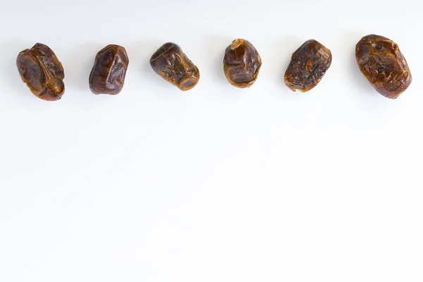 Dates Sèches Fruits Palmier Dattier Phoenix Dactylifera Sur Fond Blanc — Photo