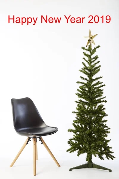 Albero Natale Con Sedia Bianca Con Sfondo Spazio Vuoto Design — Foto Stock