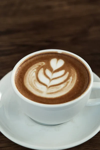 Heiße Kaffee Latte Tasse Auf Holztischhintergrund Mit Warmer Morgensonne Glückliches — Stockfoto