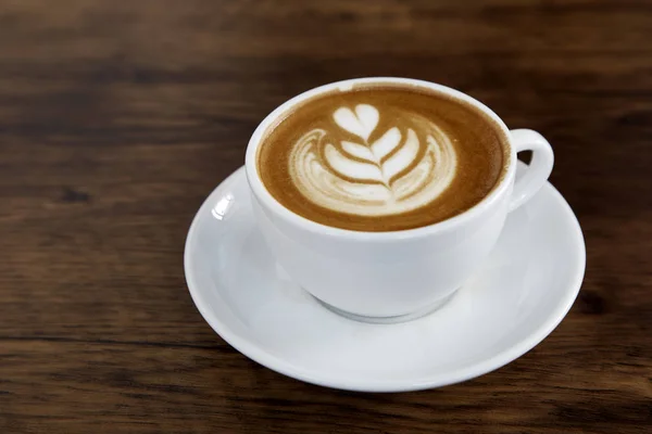Heiße Kaffee Latte Tasse Auf Holztischhintergrund Mit Warmer Morgensonne Glückliches — Stockfoto