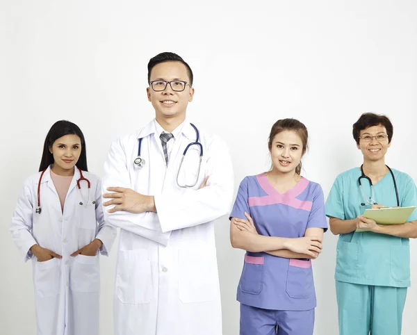 Skupina Zdravotníků Tým Zkušených Vysoce Kvalifikovaných Lékařů — Stock fotografie