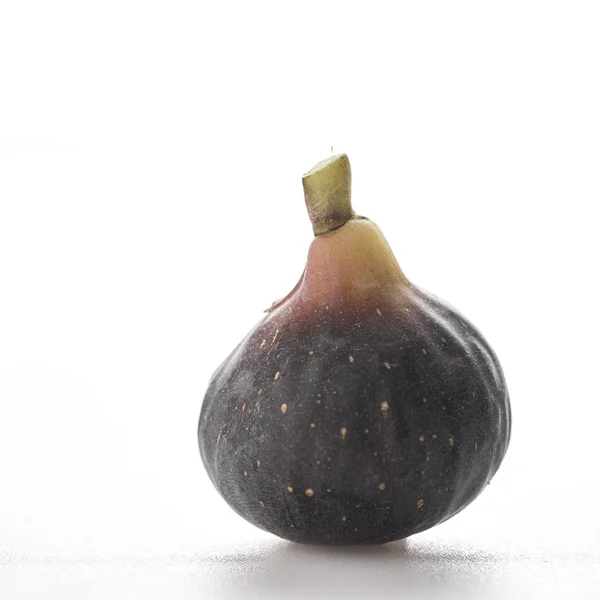 Reife Süße Eine Feigenfrucht Isoliert Auf Weißem Hintergrund Makro Food — Stockfoto