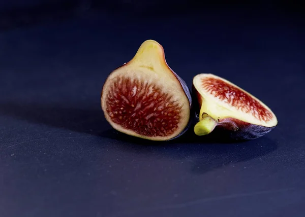 Des Figues Fraîches Photographie Culinaire Gravée Dans Rectangle Espace Copie — Photo
