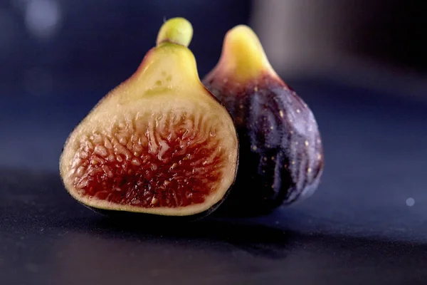 Des Figues Fraîches Photographie Culinaire Gravée Dans Rectangle Espace Copie — Photo