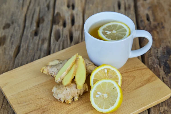 Csésze Gyömbéres Tea Citrommal Régi Fából Készült Asztal Fotózás Élelmiszer — Stock Fotó