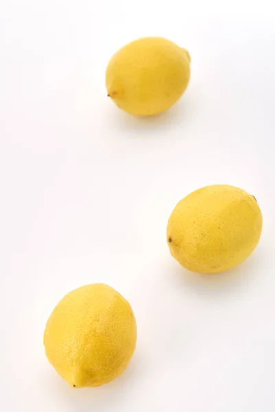 Три Спелых Лимона Изолированных Белом Фоне Пустое Пространство — стоковое фото