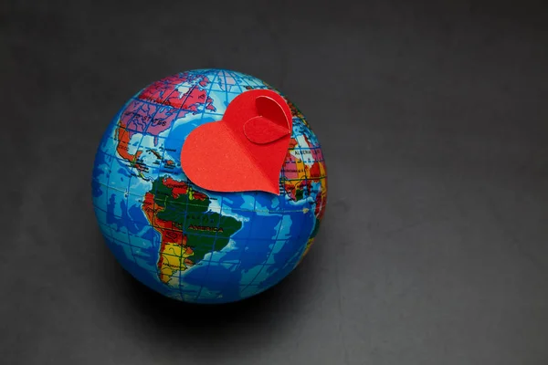 Global Valentines Day Concept Earth Heart Dark Background — Stock Photo, Image