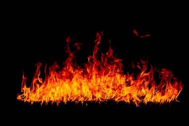 Siyah Arka Plan (Real Fire) üzerinde Bulanık Parlak Kırmızı ve Turuncu Firestorm Doku, uçan yangın kıvılcım atış