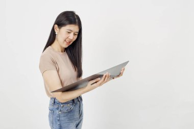 Belge kağıt klasörü ile çekici kız