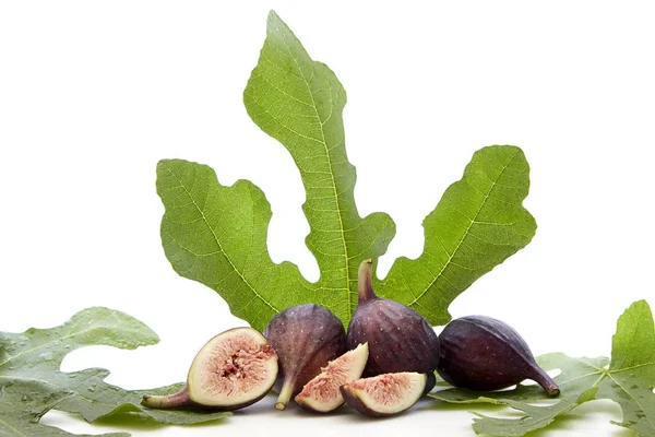 Fresh Fruits of Fig tree with leaves — Stock Photo, Image