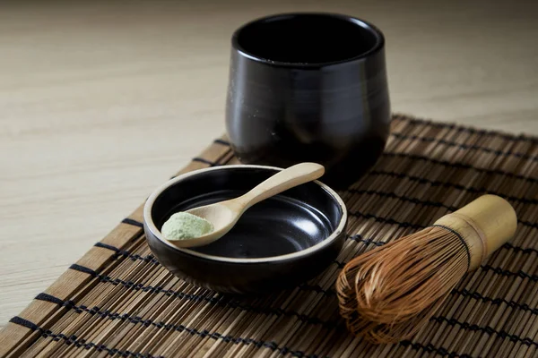 Organische Matcha Groene thee op houten — Stockfoto