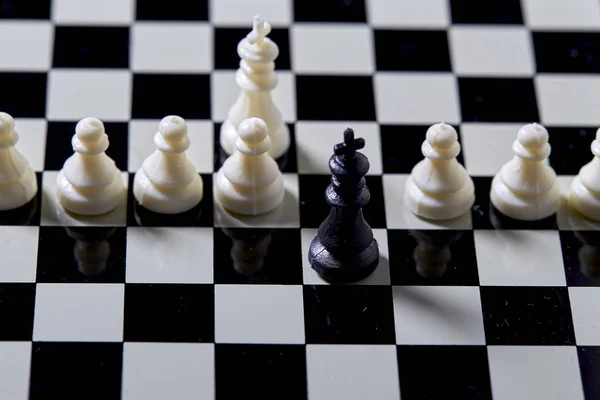 Šachovnice a šachové figurky — Stock fotografie