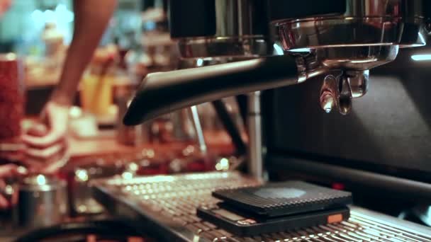 Koffiemachine Actie Coffee Shop — Stockvideo