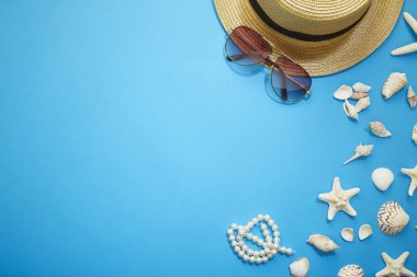 Yaz aksesuarları tatil afiş arka plan