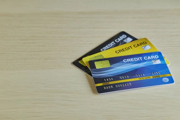 플라스틱 은행 신용 카드의 스택 — 스톡 사진