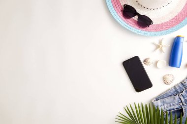 Seyahat online tatil yaz konsepti