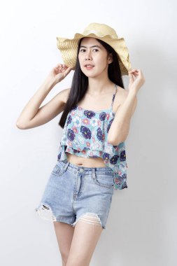 Genç Aaian kadın şapkası.