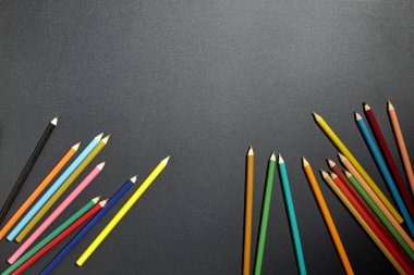 Okul geçmişine minimal geri dönüş