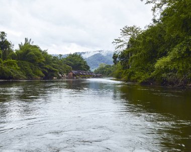Seyahat Kanchanaburi nehir Kwai Yai