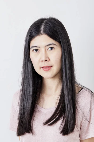 초상화 아름다운 젊은 캐주얼 아시아 여자 — 스톡 사진