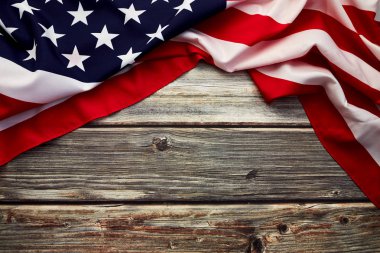 Eski rustik ahşap tahta üzerinde Amerikan bayrağı