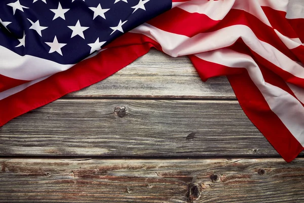Eski rustik ahşap tahta üzerinde Amerikan bayrağı — Stok fotoğraf