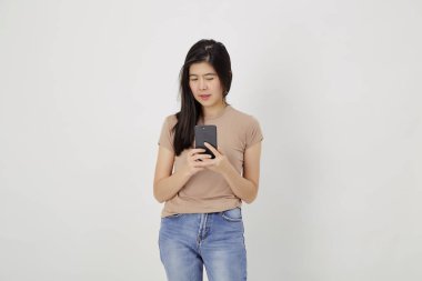 genç kadın kullanım cep telefonu