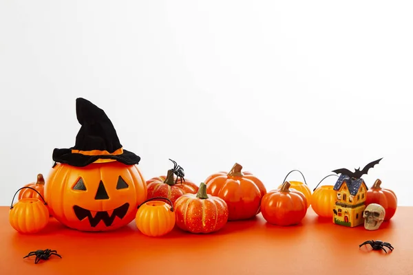 Halloween zucca lanterna pavimento arancione — Foto Stock