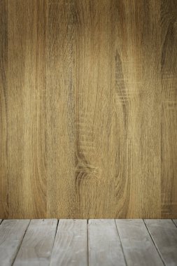 Boş üst ahşap masa ve ahşap duvar