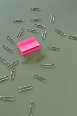 not ve klipleri üst görünüm masası na deftere nakledin