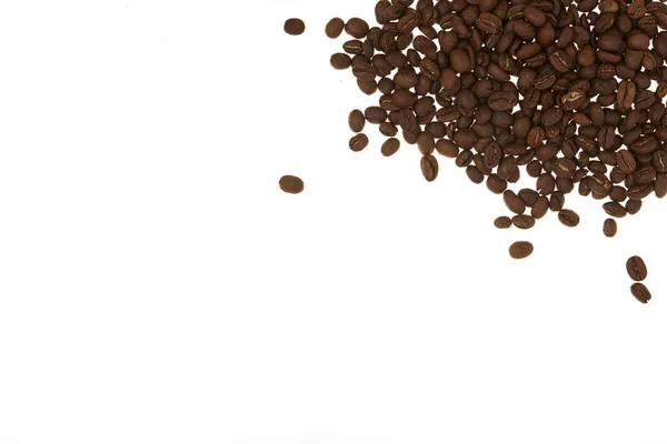 Купка білого фону кавових зерен — стокове фото